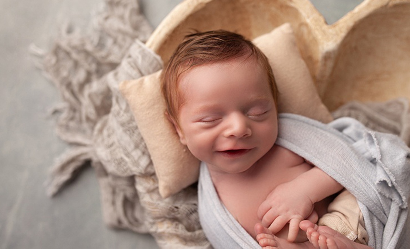 Maternity Newborn Family Portrait Photographer King City Ontario