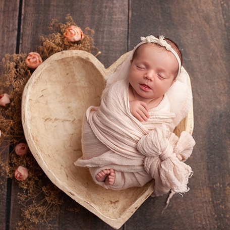 Preserve the Precious Memories with our Newborn Photoshoot Sessions in Etobicoke