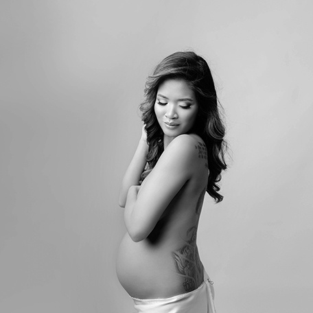 Capturing the Blossoming Beauty of Maternity through Photoshoots in Milton