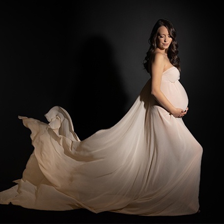 Embracing the Glow by Capturing the Beauty of Maternity through Photography in St.Catharines
