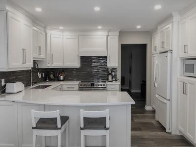 Custom Home Builder offers Kitchen Renovation Project Management across Caledonia, Ontario