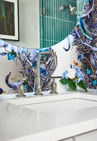 Luxurious bathroom design with modern faucet in Dunwoody by our skilled interior designers