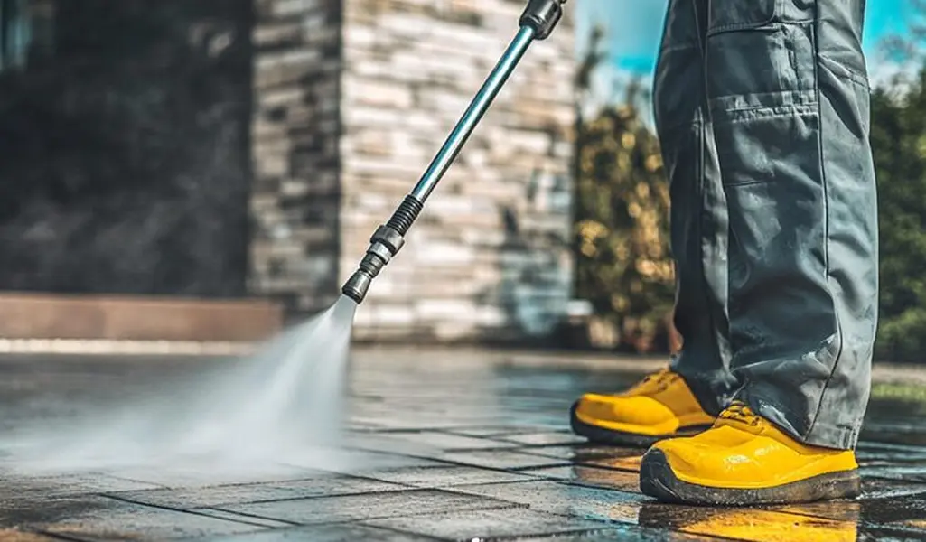 Deck power washing in Toledo Ohio