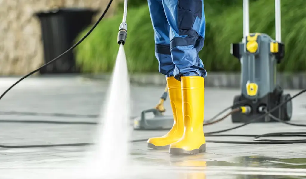 Home window cleaning services in Waterville