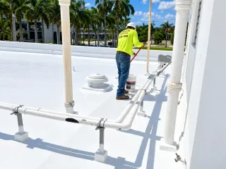 maintenance-white-hardhat-11