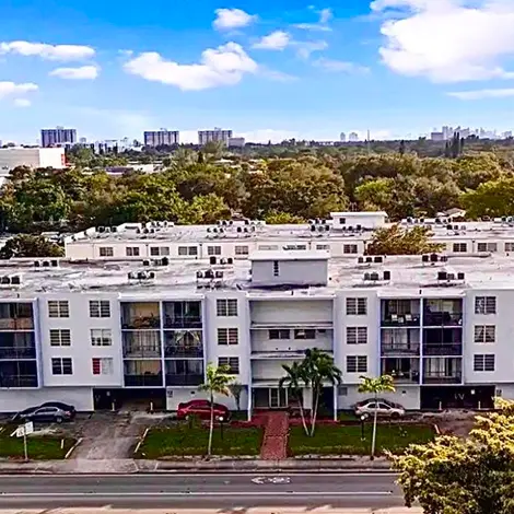 Commercial Roofing Contractor Miami