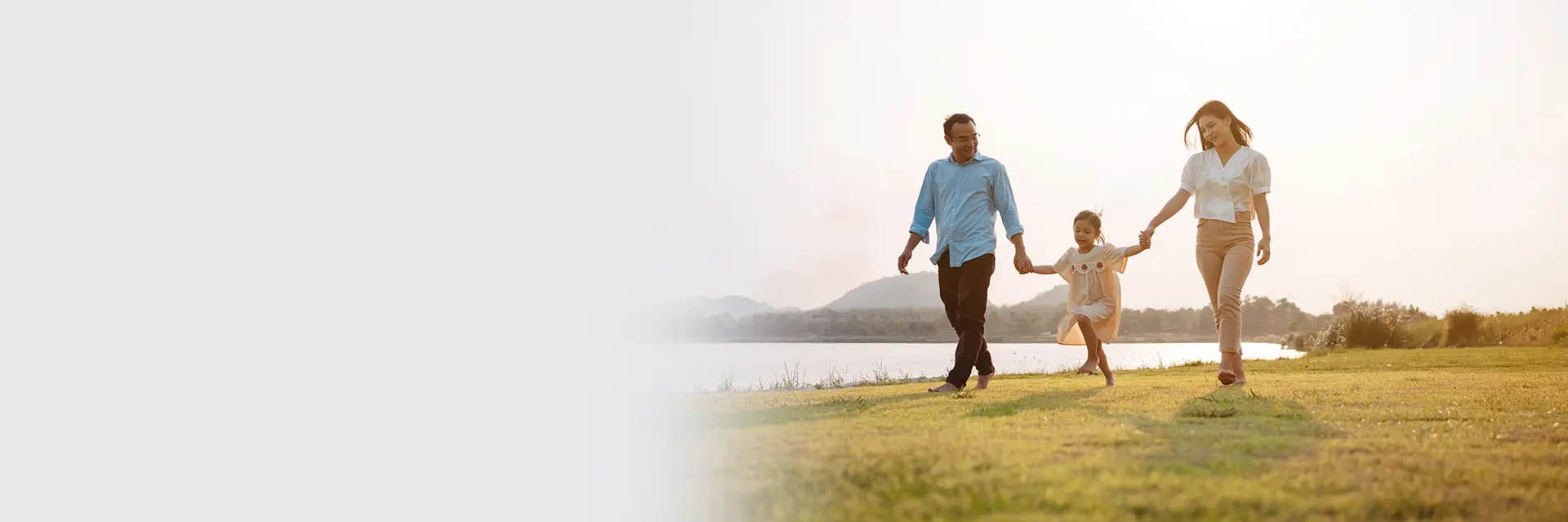Columbus Health Insurance agent consulting with a family.