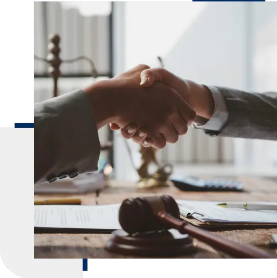 Business lawyer in Oakville negotiating commercial deal