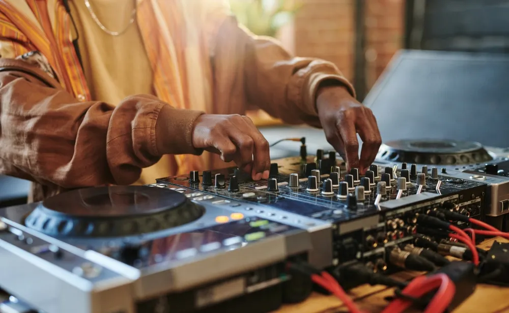 Exploring DJ Client Testimonials
