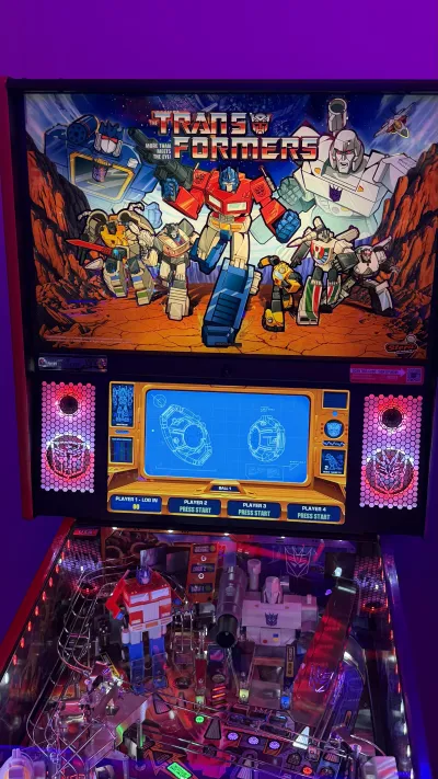 Transformers: More Than Meets the Eye (LE)