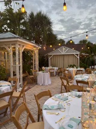  Sea Breeze Manor Inn