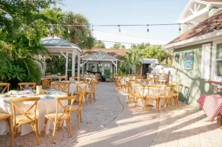 Sea Breeze Manor Inn