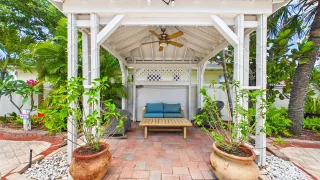  Sea Breeze Manor Inn