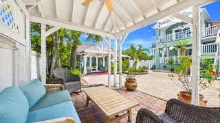  Sea Breeze Manor Inn