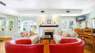  Sea Breeze Manor Inn
