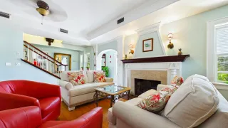  Sea Breeze Manor Inn
