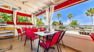  Sea Breeze Manor Inn