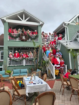  Sea Breeze Manor Inn