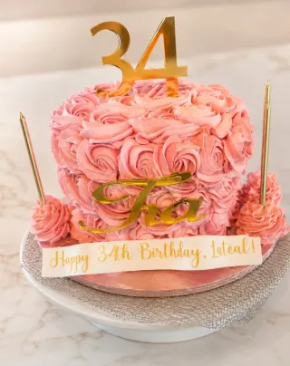 Custom-Cakes (28).webp
