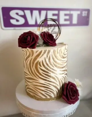 Custom-Cakes (4).webp