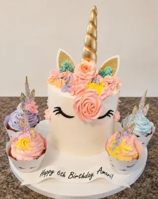 Custom-Cakes (10).webp