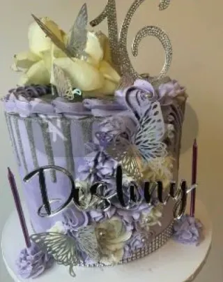 Custom-Cakes (18).webp