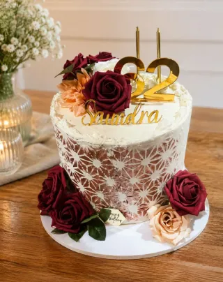 Custom-Cakes (23).webp