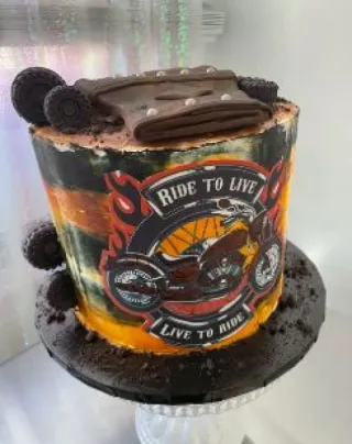 Custom-Cakes (24).webp