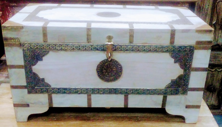 Trunk-Off White with Brass Detail-32w x 17d x 17h